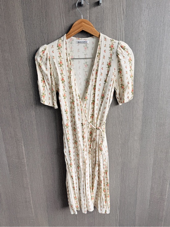 Reformation Dresses & Skirts - Reformation Cream Floral Wrap Midi Dress